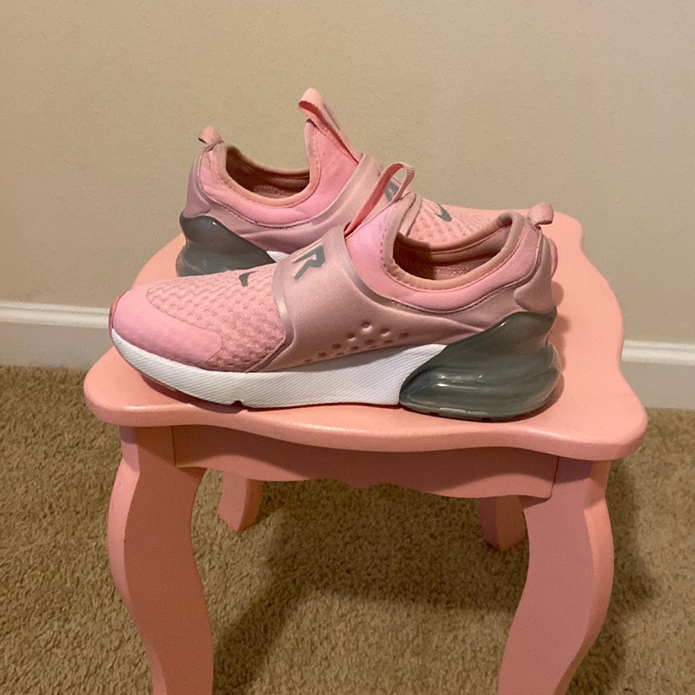 Girls Nike Sneakers barely worn